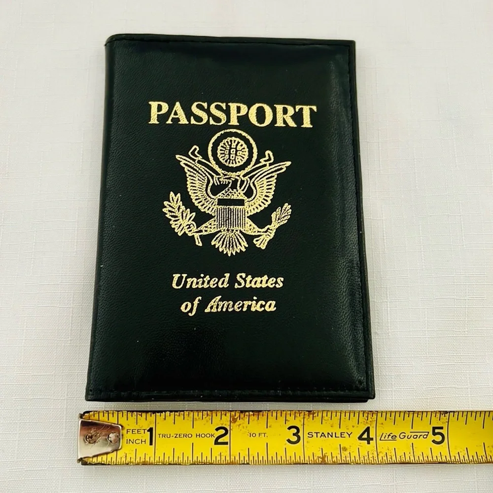 Passport Holder / Passport~United States Of America in Gold Embossing